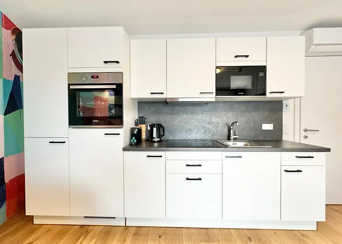 Apartment Designer Mit Balkon *