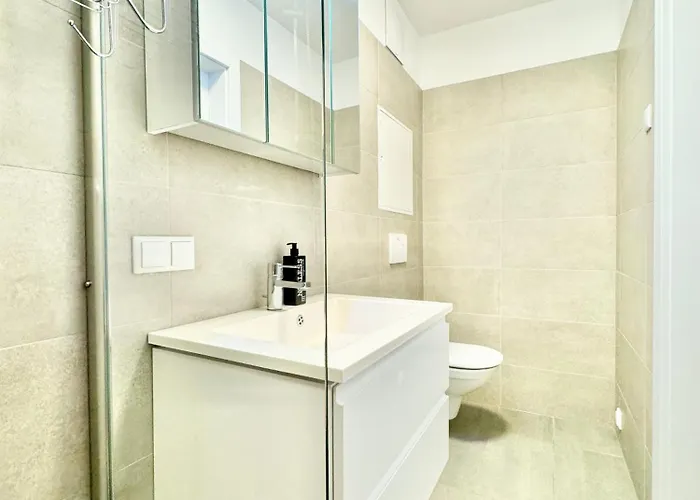 Designer Mit Balkon Apartment