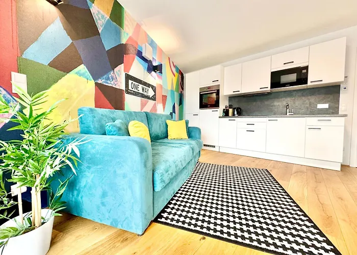 Apartment Designer Mit Balkon *