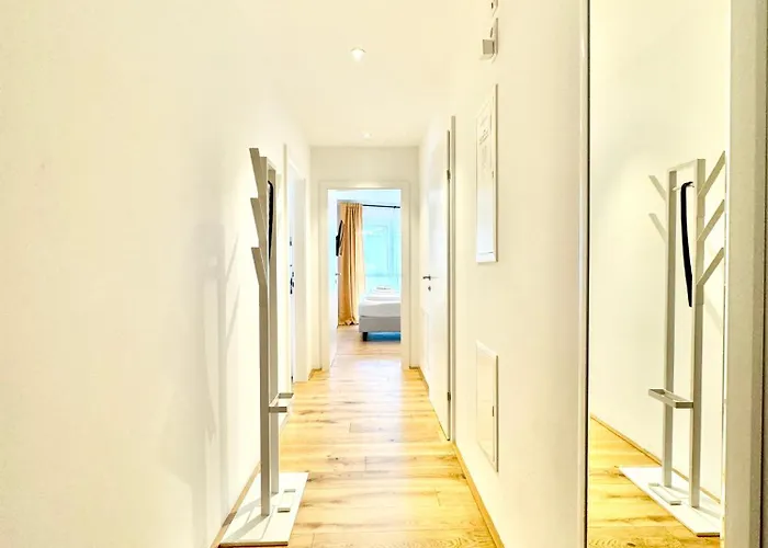 Designer Mit Balkon Apartment